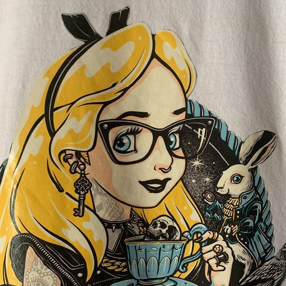 Steam Punk - Alice in Wonderland - - Unisex T-Shirt - “We’re All Mad Here” NWOT - Picture 3 of 8